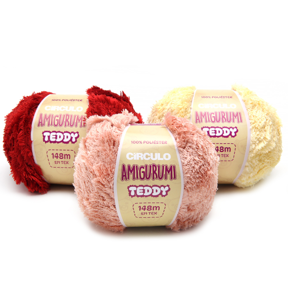 O Fio Amigurumi Teddy é ideal para quem busca criar peças de crochê com textura felpuda, volume e efeito de pelúcia. Seus pelos finos e longos proporcionam um acabamento macio e realista, perfeito para confeccionar amigurumis, ursinhos, cachorrinhos, gatinhos, coelhinhos e outros bichinhos, além de detalhes como orelhas, rabinhos e acabamentos.